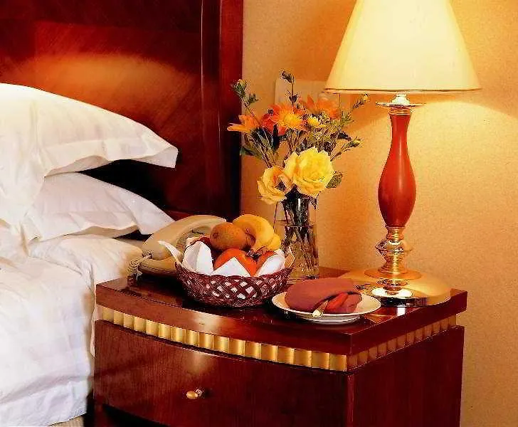 Jianguo Hotel Shanghai 4*,