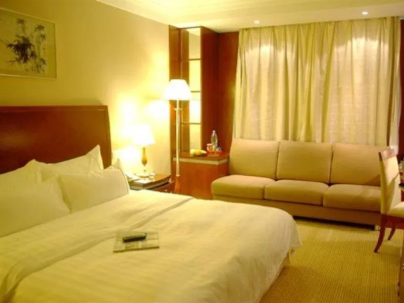 Jianguo Hotel Shanghai 4*,